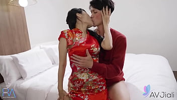 Phim sex chinese Gái dâm áo đỏ địt bạn trai mình dây