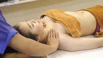 Quay lén massage cho em gái xinh VN